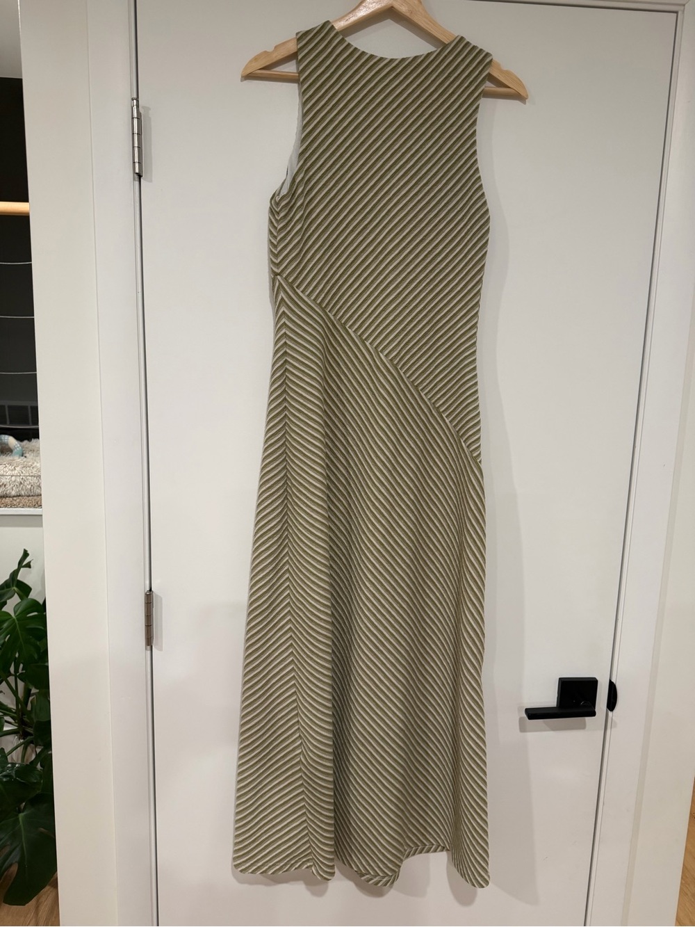 Mon Renn • Sage Ripple Dress - Picture 7 of 9